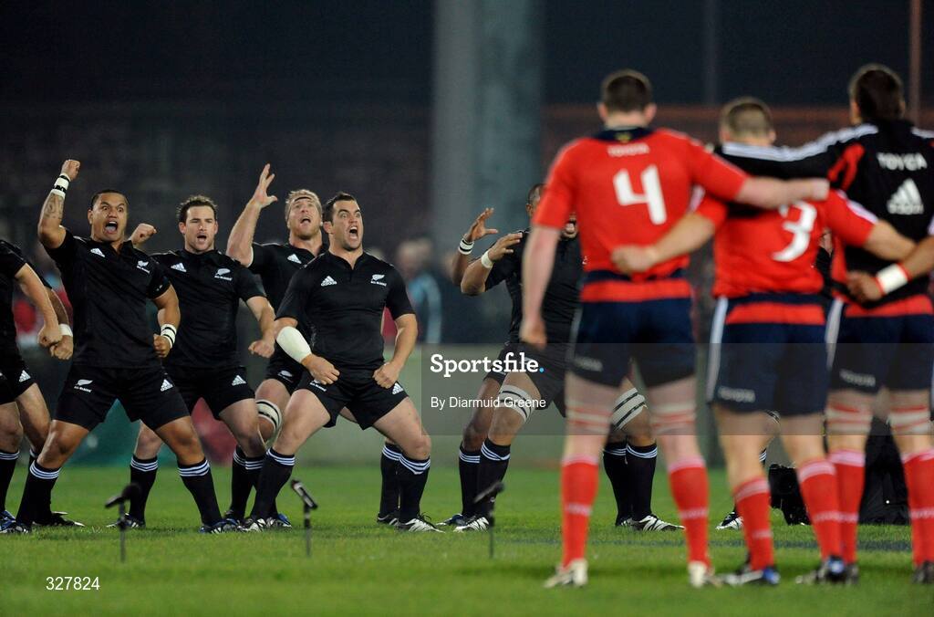 18 November 2008; The New Zealand players perform the Haka. Zurich Challenge Match, Munster v New Zealand, Thomond Park, Limerick. Picture credit: Diarmuid Greene / SPORTSFILE