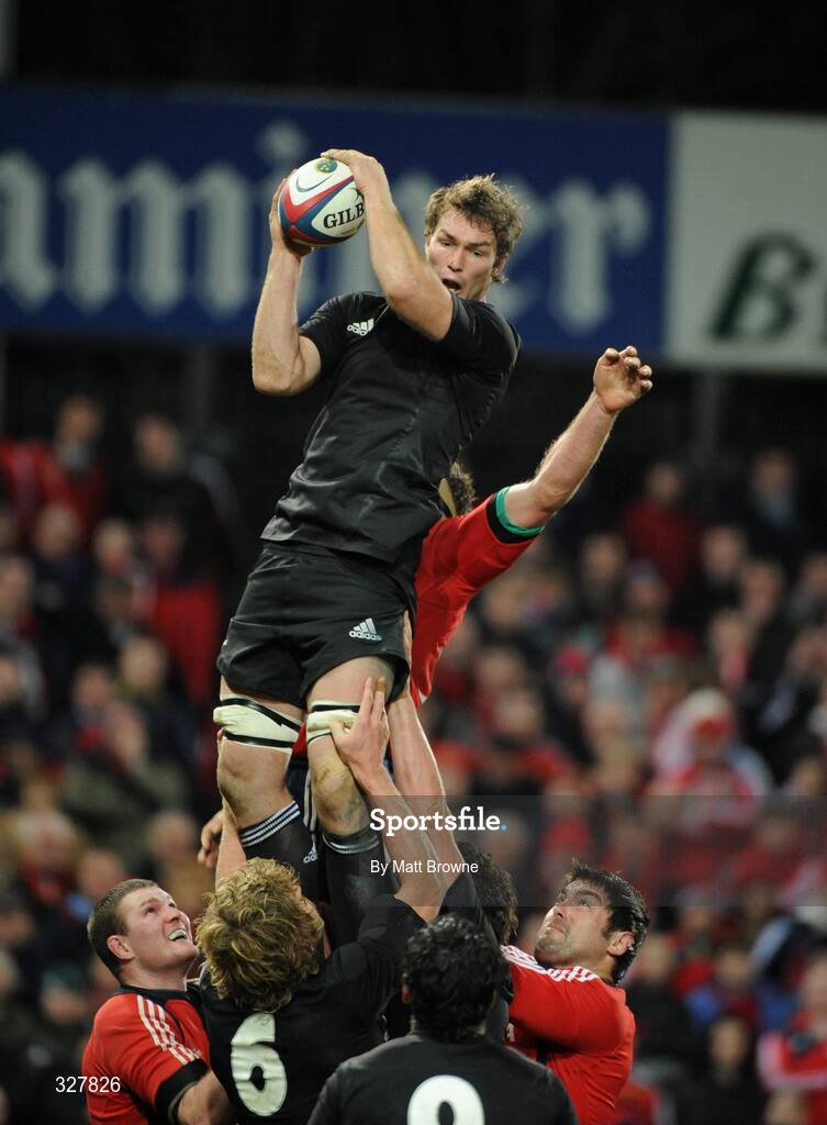 18 November 2008; Jason Eaton, New Zealand, takes the ball in the lineout against Mick O'Driscoll, Munster. Zurich Challenge Match, Munster v New Zealand, Thomond Park, Limerick. Picture credit: Matt Browne / SPORTSFILE