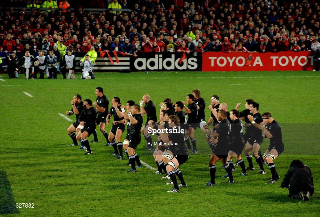 18 November 2008; New Zealand players perform the Haka before the game. Zurich Challenge Match, Munster v New Zealand, Thomond Park, Limerick. Picture credit: Matt Browne / SPORTSFILE