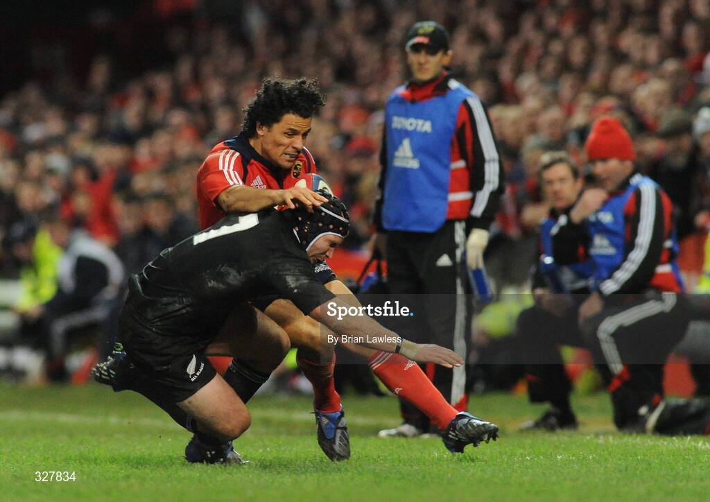 18 November 2008; Dough Howlett, Munster, in action against Scott Waldrom, New Zealand. Zurich Challenge Match, Munster v New Zealand, Thomond Park, Limerick. Picture credit: Brian Lawless / SPORTSFILE