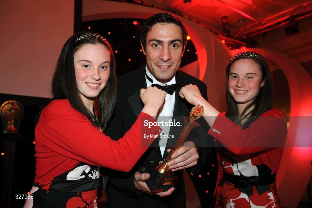 19 November 2008; Olympic boxer Kenny Egan with golfing sisters Lisa, left, and Leona Maguire at the Texaco Sports Stars Awards. Four Seasons Hotel, Ballsbridge, Dublin. Picture credit: Matt Browne / SPORTSFILE