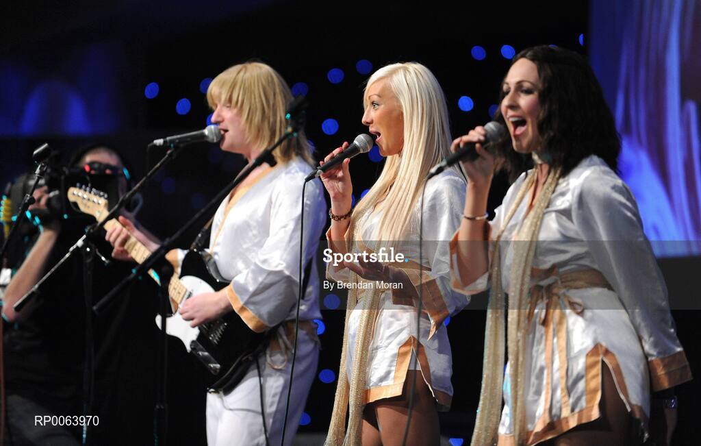 15 November 2008; Abbaesque performing during the awards. TG4 O'Neill's Ladies Football All-Stars Awards, Citywest Hotel, Dublin. Picture credit: Brendan Moran / SPORTSFILE