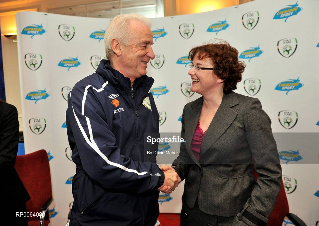 17 November 2008; Republic of Ireland manager Giovanni Trapattoni with Elizabeth Reynolds, General manager and Vice President, GlaxoSmithKline at the announcement that Lucozade Sport, has extended their sponsorship deal with the FAI, as their official sports drink sponsor. Grand Hotel, Malahide, Dublin. Picture credit: David Maher / SPORTSFILE