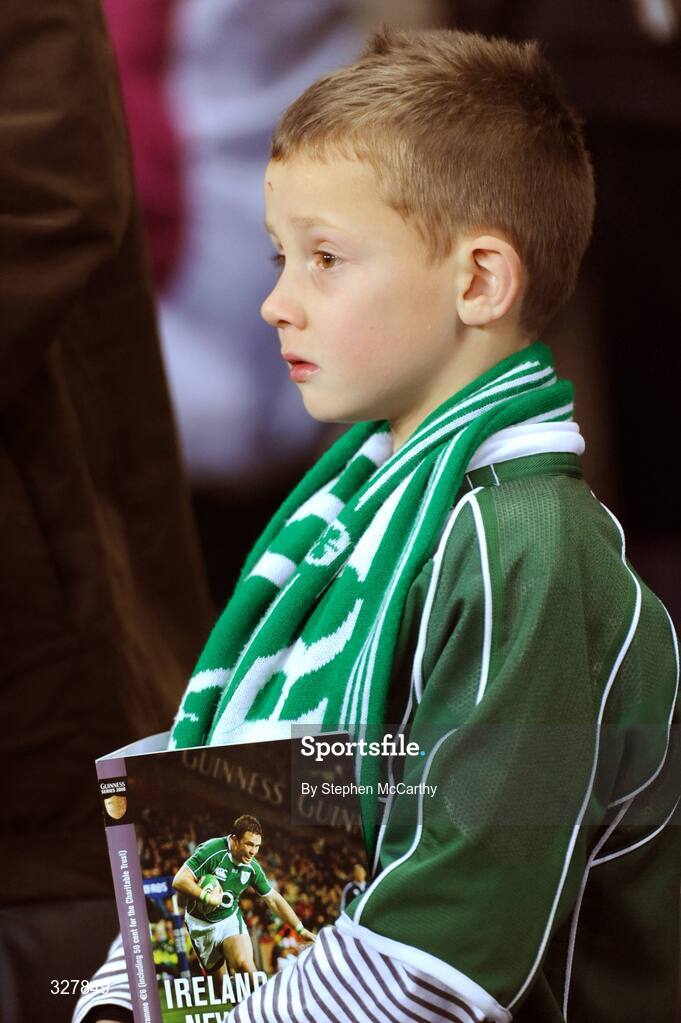 15 November 2008; A young Ireland Rugby fan ahead of the game. Guinness Autumn Internationals, Ireland v New Zealand, Croke Park, Dublin. Picture credit: Stephen McCarthy / SPORTSFILE