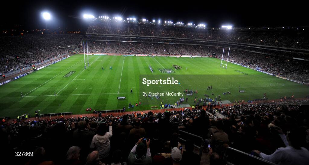 15 November 2008; A general view of Croke Park as the New Zealand team perform The Haka. Guinness Autumn Internationals, Ireland v New Zealand, Croke Park, Dublin. Picture credit: Stephen McCarthy / SPORTSFILE