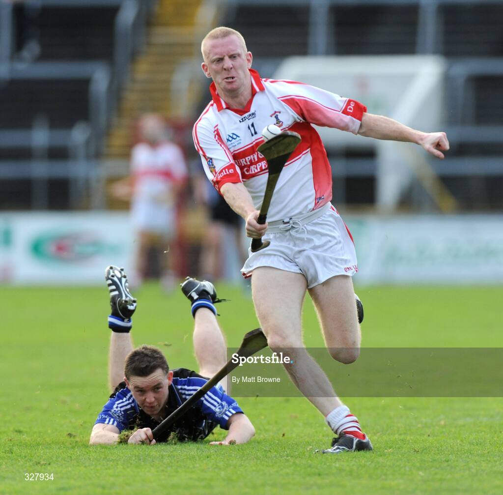 16 November 2008; John Mullane, De La Salle, in action against Joe Barry, Sarsfields. AIB Munster Senior Club Hurling Championship Semi-Final, Sarsfields v De La Salle, Pairc Ui Chaoimh, Cork. Picture credit: Matt Browne / SPORTSFILE