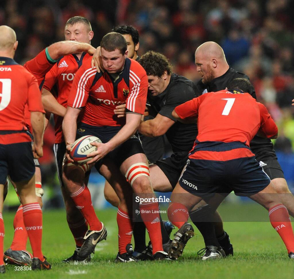 18 November 2008; Donnacha Ryan, Munster, in action against New Zealand. Zurich Challenge Match, Munster v New Zealand, Thomond Park, Limerick. Picture credit: Brian Lawless / SPORTSFILE