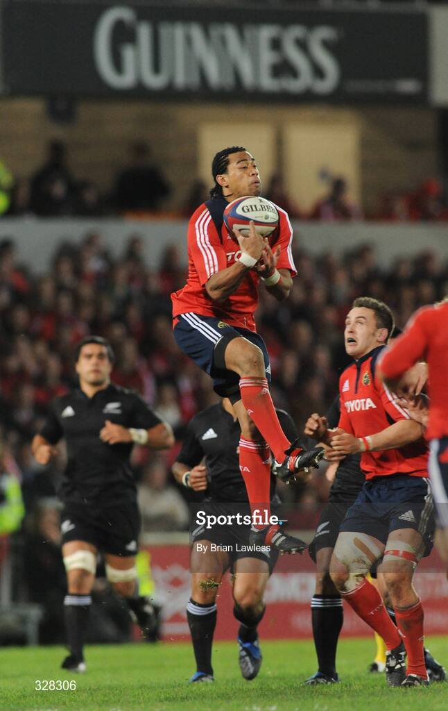 18 November 2008; Munster's Lfeimi Mafi in action during the match. Zurich Challenge Match, Munster v New Zealand, Thomond Park, Limerick. Picture credit: Brian Lawless / SPORTSFILE