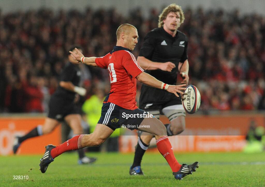 18 November 2008; Munster's Paul Warwick. Zurich Challenge Match, Munster v New Zealand, Thomond Park, Limerick. Picture credit: Brian Lawless / SPORTSFILE