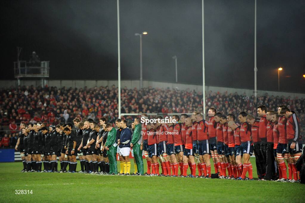 18 November 2008; The Munster and New Zealand players line up before the start of the match. Zurich Challenge Match, Munster v New Zealand, Thomond Park, Limerick. Picture credit: Diarmuid Greene / SPORTSFILE