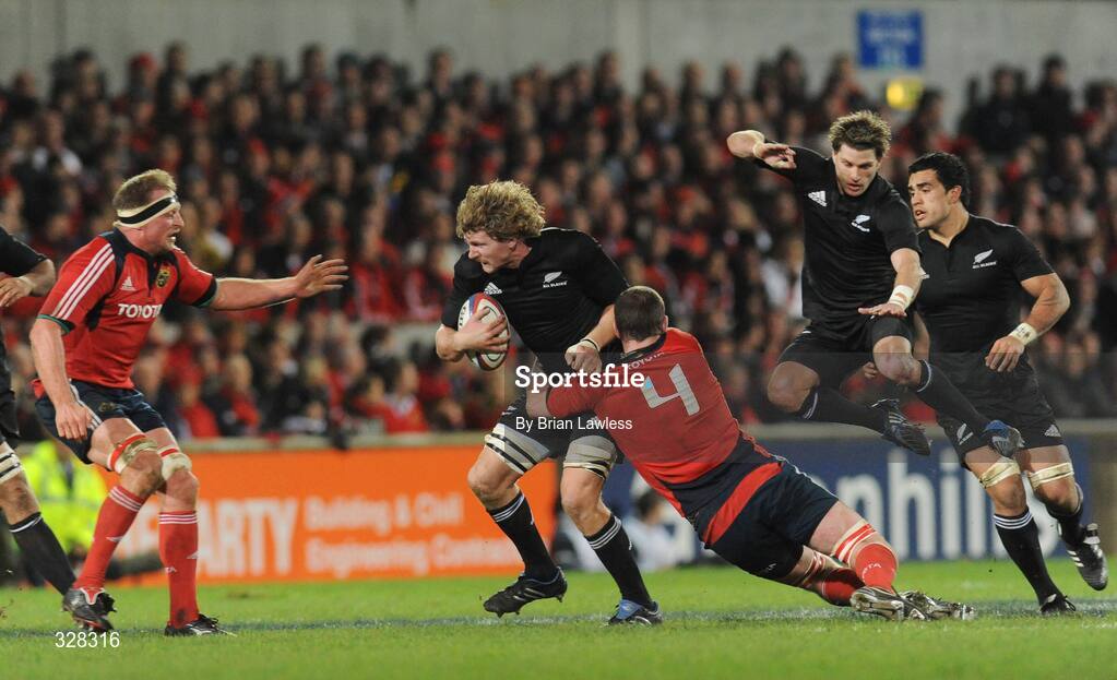 18 November 2008; Adam Thomson, New Zealand, in action against Donnacha Ryan and Mick O'Driscoll, left, Munster. Zurich Challenge Match, Munster v New Zealand, Thomond Park, Limerick. Picture credit: Brian Lawless / SPORTSFILE