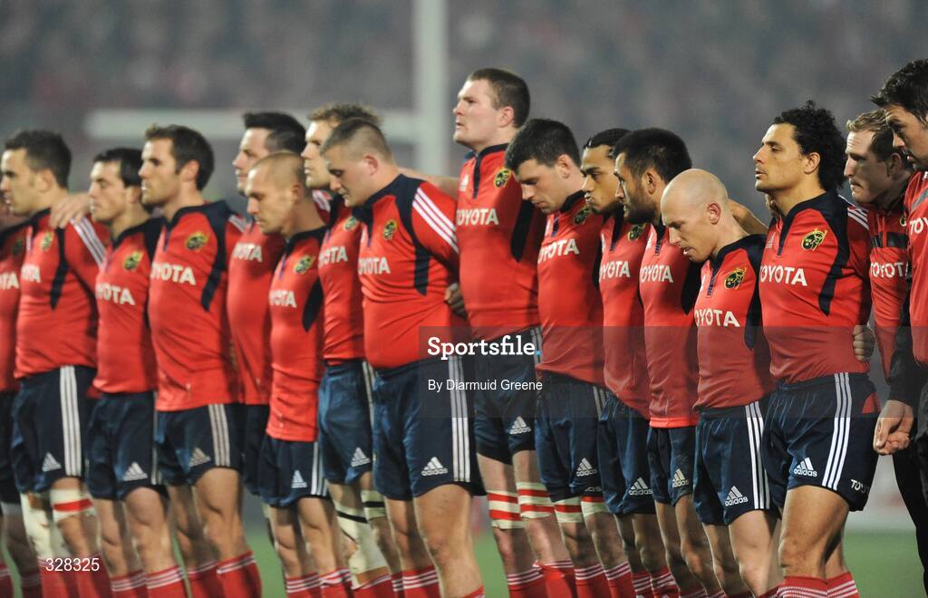 18 November 2008; The Munster players line up during the minute silence before the match. Zurich Challenge Match, Munster v New Zealand, Thomond Park, Limerick. Picture credit: Diarmuid Greene / SPORTSFILE