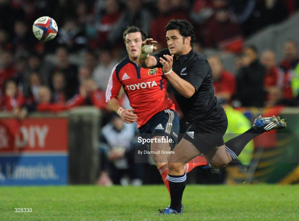 18 November 2008; New Zealand's Piri Weepu. Zurich Challenge Match, Munster v New Zealand, Thomond Park, Limerick. Picture credit: Diarmuid Greene / SPORTSFILE