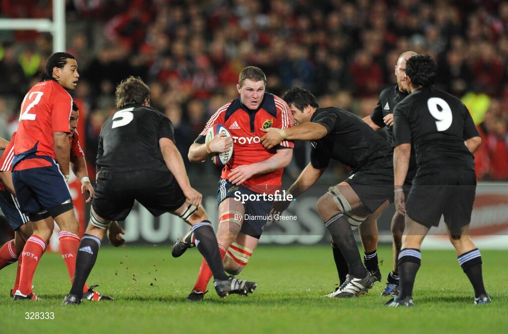 18 November 2008; Donnacha Ryan, Munster, in action against New Zealand. Zurich Challenge Match, Munster v New Zealand, Thomond Park, Limerick. Picture credit: Diarmuid Greene / SPORTSFILE