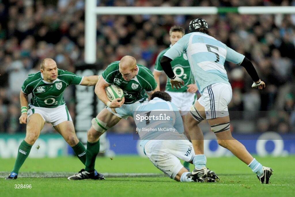 22 November 2008; Paul O'Connell, Ireland, is tackled by Rodrigo Roncero, Argentina. Guinness Autumn Internationals, Ireland v Argentina, Croke Park, Dublin. Picture credit: Stephen McCarthy / SPORTSFILE