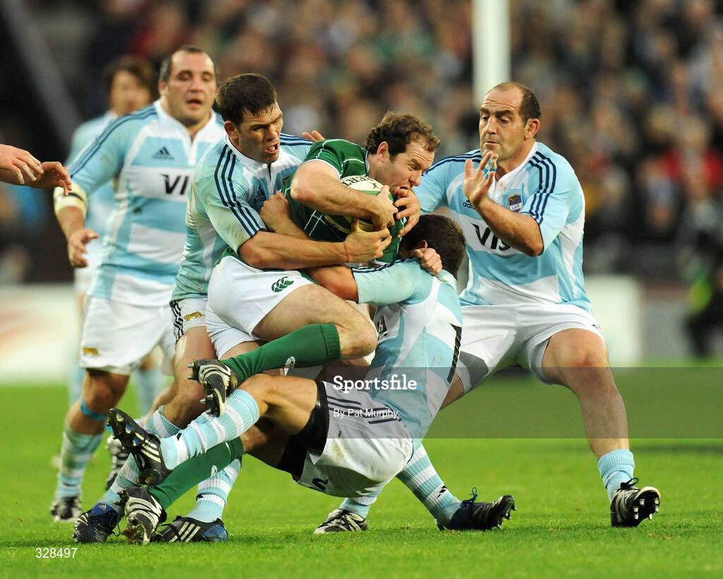 22 November 2008; Geordan Murphy, Ireland, is tackled by Francisco Leonelli Morey, left, Frederico Martin Aramburu, centre, and Mario Ledesma, Argentina. Guinness Autumn Internationals, Ireland v Argentina, Croke Park, Dublin. Picture credit: Pat Murphy / SPORTSFILE