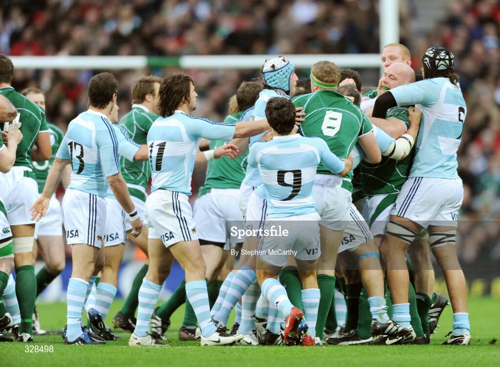 22 November 2008; Ireland and Argentina players tussle off the ball. Guinness Autumn Internationals, Ireland v Argentina, Croke Park, Dublin. Picture credit: Stephen McCarthy / SPORTSFILE