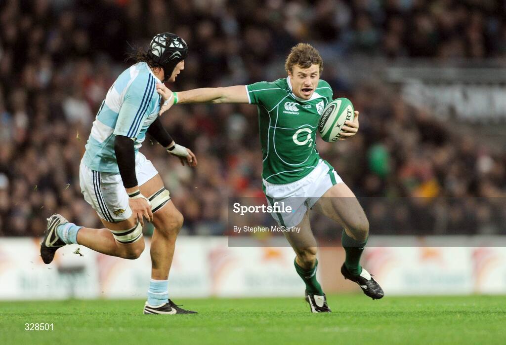 22 November 2008; Tommy Bowe, Ireland, in action against Patricio Albacete, Argentina. Guinness Autumn Internationals, Ireland v Argentina, Croke Park, Dublin. Picture credit: Stephen McCarthy / SPORTSFILE