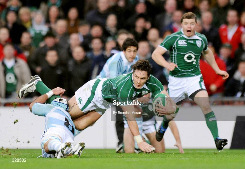 22 November 2008; David Wallace, Ireland, is tackled by Juan Manuel Leguizamon, Argentina. Guinness Autumn Internationals, Ireland v Argentina, Croke Park, Dublin. Picture credit: Brendan Moran / SPORTSFILE