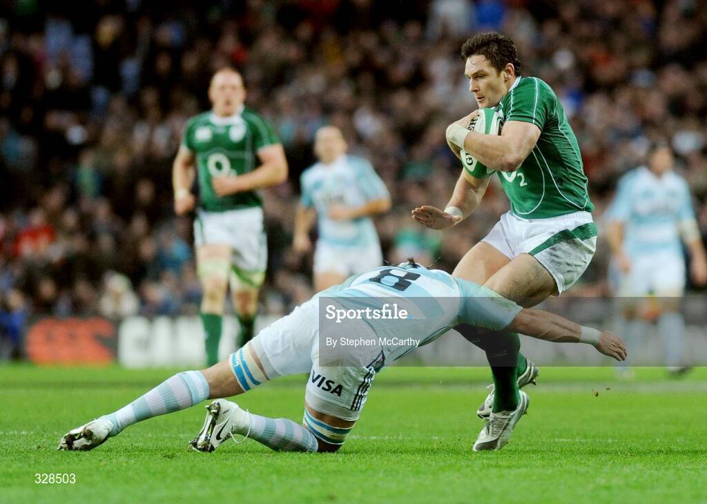 22 November 2008; David Wallace, Ireland, is tackled by Juan Manuel Leguizamon, Argentina. Guinness Autumn Internationals, Ireland v Argentina, Croke Park, Dublin. Picture credit: Stephen McCarthy / SPORTSFILE