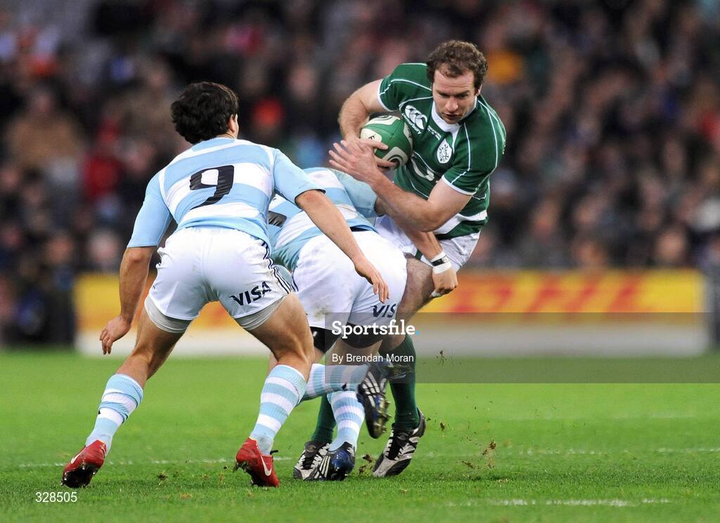 22 November 2008; Geordan Murphy, Ireland, is tackled by Federico Martin Aramburu, Argentina. Guinness Autumn Internationals, Ireland v Argentina, Croke Park, Dublin. Picture credit: Brendan Moran / SPORTSFILE