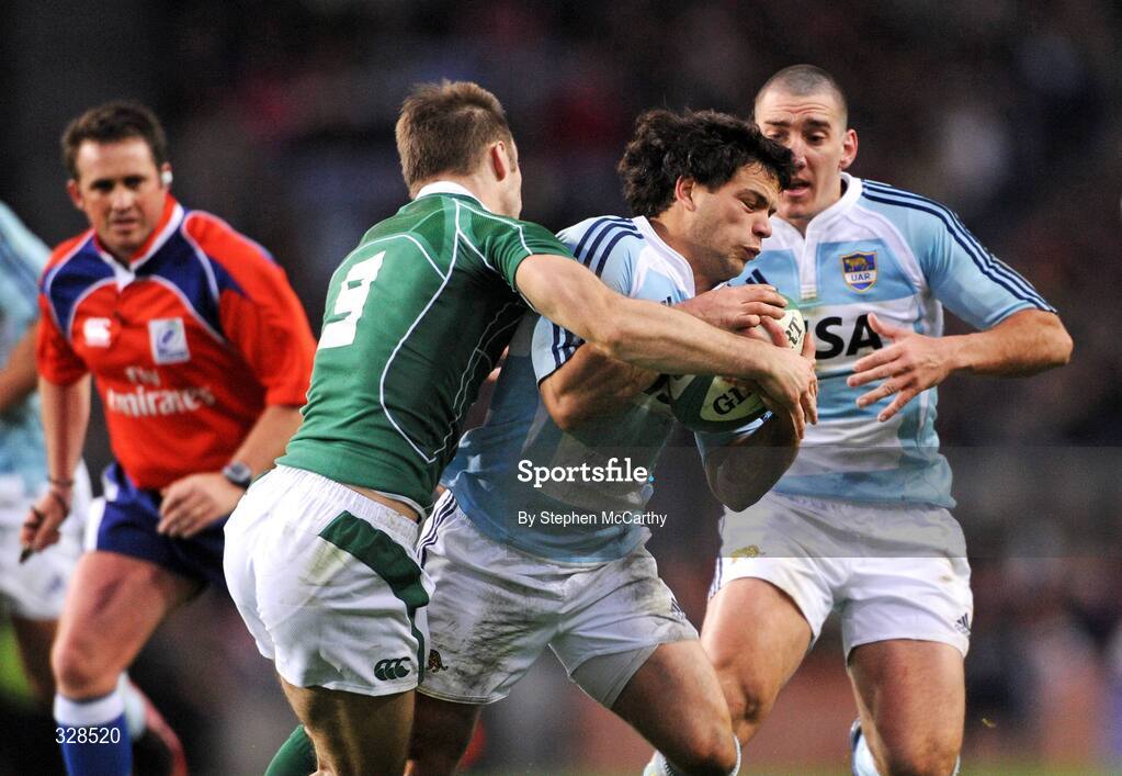 22 November 2008; Miguel Avramovic, Argentina, is tackled by Tomas O'Leary, Ireland. Guinness Autumn Internationals, Ireland v Argentina, Croke Park, Dublin. Picture credit: Stephen McCarthy / SPORTSFILE