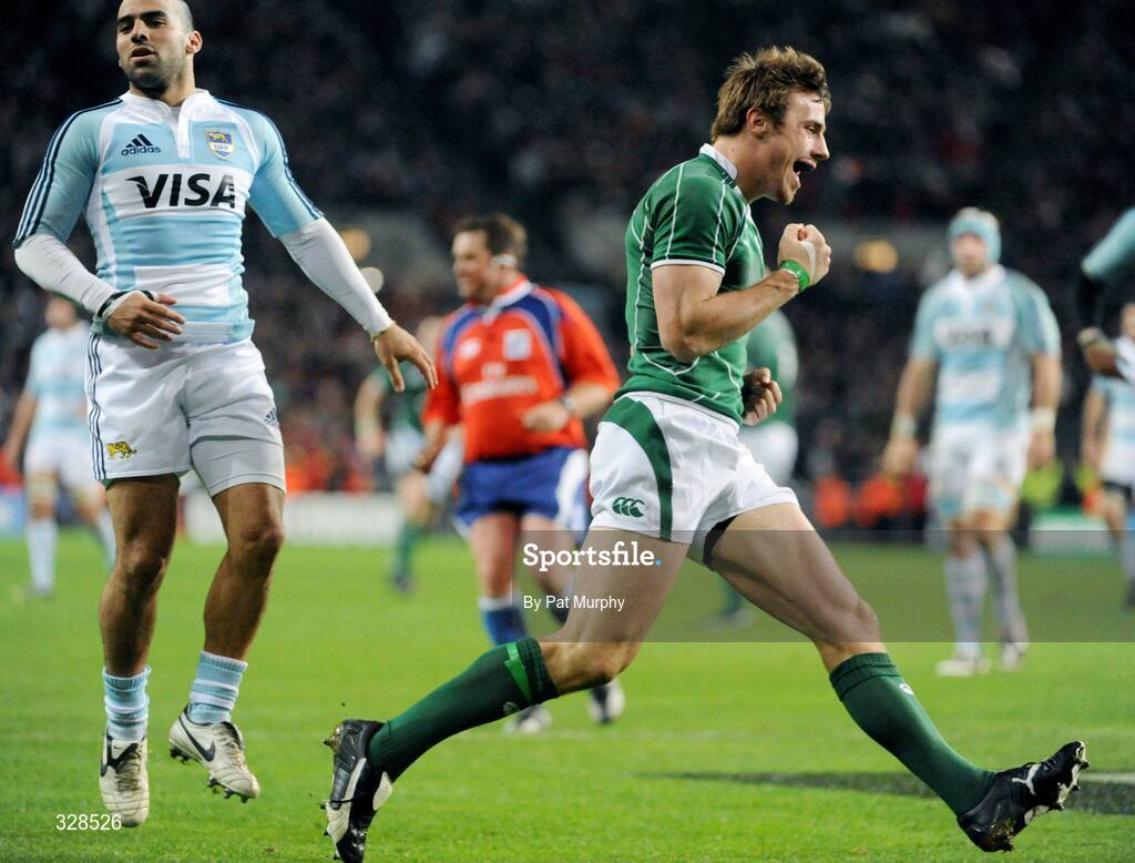 22 November 2008; Tommy Bowe, Ireland, celebrates after scoring his side's first try. Guinness Autumn Internationals, Ireland v Argentina, Croke Park, Dublin. Picture credit: Pat Murphy / SPORTSFILE