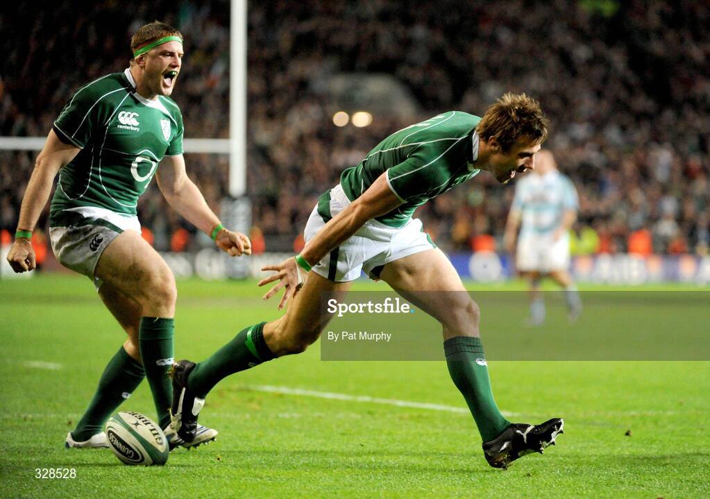 22 November 2008; Tommy Bowe, Ireland, scores his side's first try as Jamie Heaslip, left, celebrates. Guinness Autumn Internationals, Ireland v Argentina, Croke Park, Dublin. Picture credit: Pat Murphy / SPORTSFILE