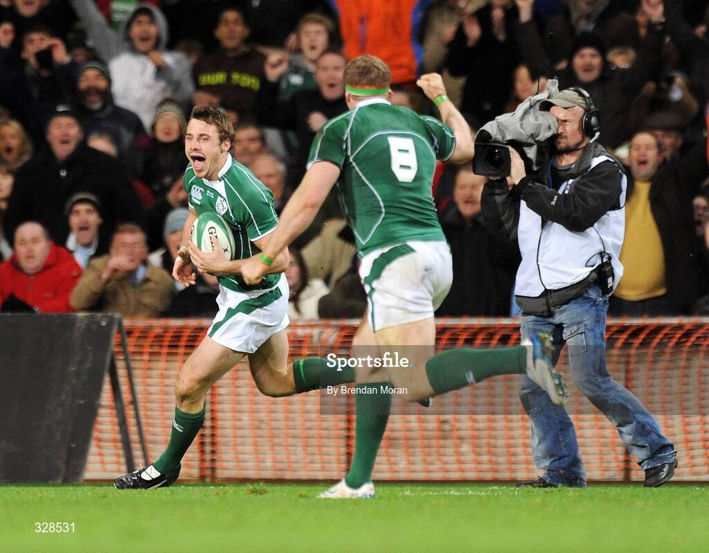 22 November 2008; Tommy Bowe, Ireland, celebrates with team-mate Jamie Heaslip, as he runs in to score his side's only try against Argentina. Guinness Autumn Internationals, Ireland v Argentina, Croke Park, Dublin. Picture credit: Brendan Moran / SPORTSFILE