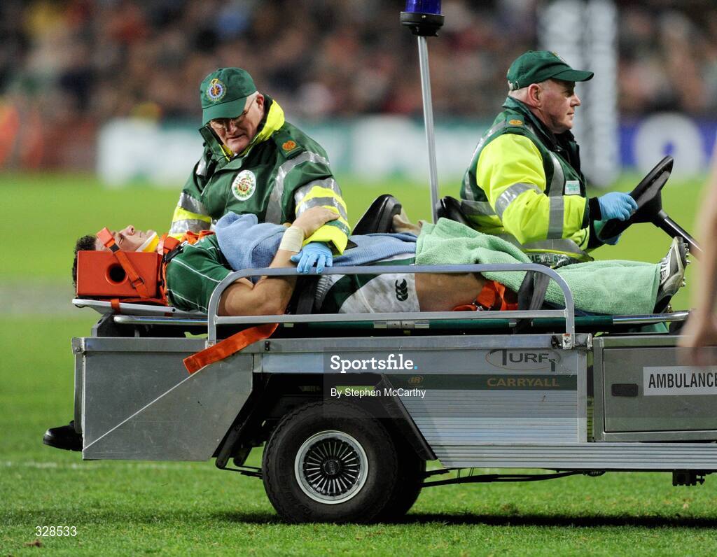 22 November 2008; David Wallace, Ireland, is taken off the pitch after getting injured. Guinness Autumn Internationals, Ireland v Argentina, Croke Park, Dublin. Picture credit: Stephen McCarthy / SPORTSFILE