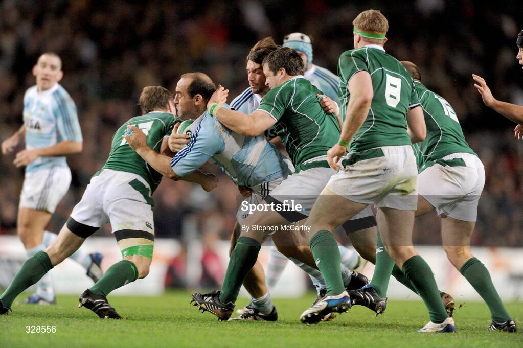 22 November 2008; Mario Ledesma, Argentina, in action against Ireland players, from left, Brian O'Driscoll, Marcus Horan, Jamie Heaslip, 8, and Rory Best, right. Guinness Autumn Internationals, Ireland v Argentina, Croke Park, Dublin. Picture credit: Stephen McCarthy / SPORTSFILE