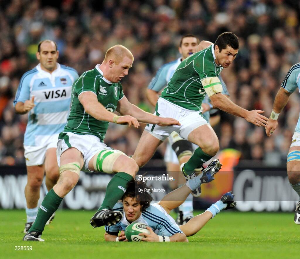 22 November 2008; Bernardo Stortoni, Argentina, in action against Paul O'Connell, left, and Rob Kearney, Ireland. Guinness Autumn Internationals, Ireland v Argentina, Croke Park, Dublin. Picture credit: Pat Murphy / SPORTSFILE