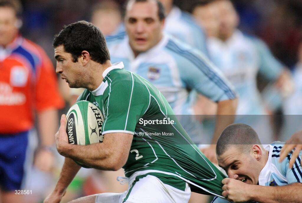 22 November 2008; Rob Kearney, Ireland, is tackled by Santiago Fernandez, Argentina. Guinness Autumn Internationals, Ireland v Argentina, Croke Park, Dublin. Picture credit: Brendan Moran / SPORTSFILE