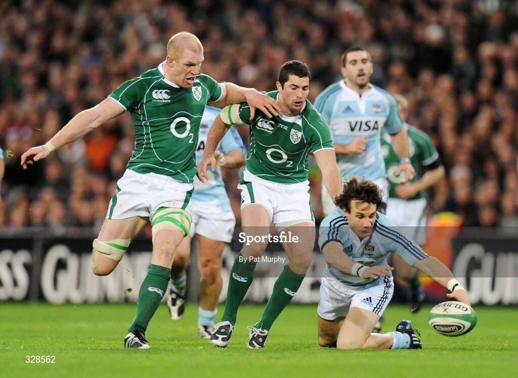 22 November 2008; Bernardo Stortoni, Argentina, in action against Paul O'Connell, left, and Rob Kearney, Ireland. Guinness Autumn Internationals, Ireland v Argentina, Croke Park, Dublin. Picture credit: Pat Murphy / SPORTSFILE