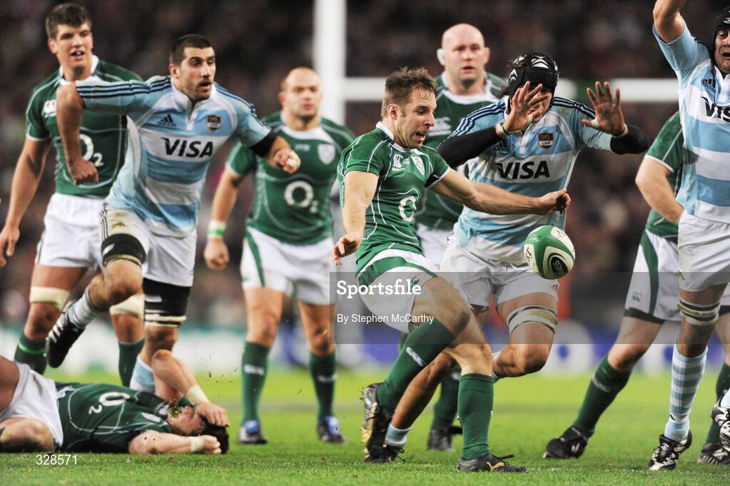 22 November 2008; Tomas O'Leary, Ireland, looks to clear the ball despite the attention of Argentina players. Guinness Autumn Internationals, Ireland v Argentina, Croke Park, Dublin. Picture credit: Stephen McCarthy / SPORTSFILE