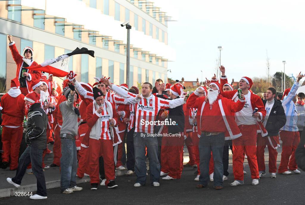 23 November 2008; Derry City supporters ahead of the game. Ford FAI Cup Final 2008, Bohemians v Derry City, RDS, Ballsbridge, Dublin. Picture credit: Stephen McCarthy / SPORTSFILE