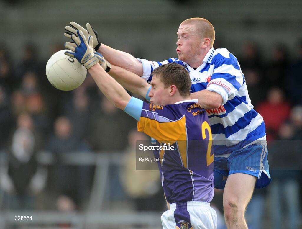 23 November 2008; Kevin Nolan, Kilmacud Crokes, in action against Paddy Smith, Navan O'Mahony's. AIB Leinster Senior Club Football Championship Semi-Final, Kilmacud Crokes v Navan O'Mahony's, Parnell Park, Dublin. Picture credit: Ray Lohan / SPORTSFILE *** Local Caption ***