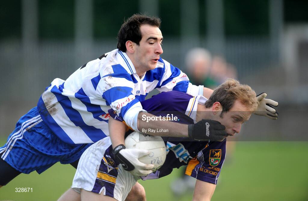 23 November 2008; Brian Kavanagh, Kilmacud Crokes, in action against Damien Moran, Navan O'Mahony's. AIB Leinster Senior Club Football Championship Semi-Final, Kilmacud Crokes v Navan O'Mahony's, Parnell Park, Dublin. Picture credit: Ray Lohan / SPORTSFILE *** Local Caption ***