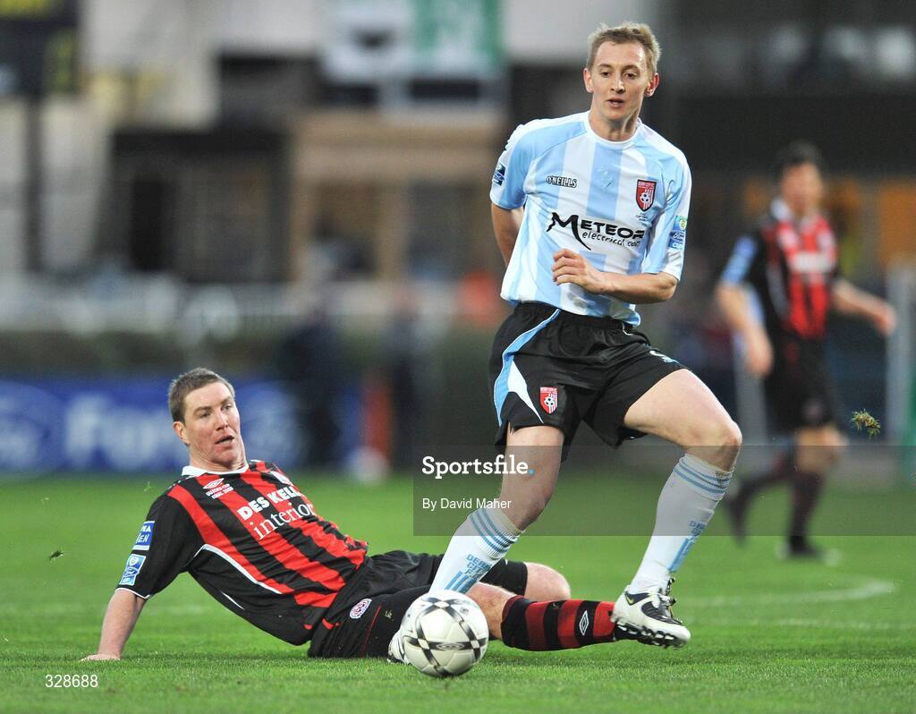 23 November 2008; Liam Burns, Bohemians, in action against Sammy Morrow, Derry City. Ford FAI Cup Final 2008, Bohemians v Derry City, RDS, Ballsbridge, Dublin. Picture credit: David Maher / SPORTSFILE