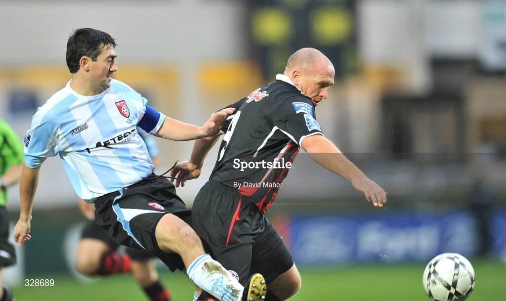 23 November 2008; Glen Crowe, Bohemians, in action against Peter Hutton , Derry City. Ford FAI Cup Final 2008, Bohemians v Derry City, RDS, Ballsbridge, Dublin. Picture credit: David Maher / SPORTSFILE