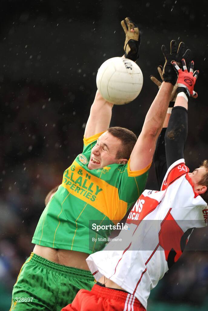 23 November 2008; Shane Sullivan, Rhode, in action against Sean Gannon, Eire Og. AIB Leinster Senior Club Football Championship Semi-Final, Eire Og v Rhode, Dr. Cullen Park, Carlow. Picture credit: Matt Browne / SPORTSFILE