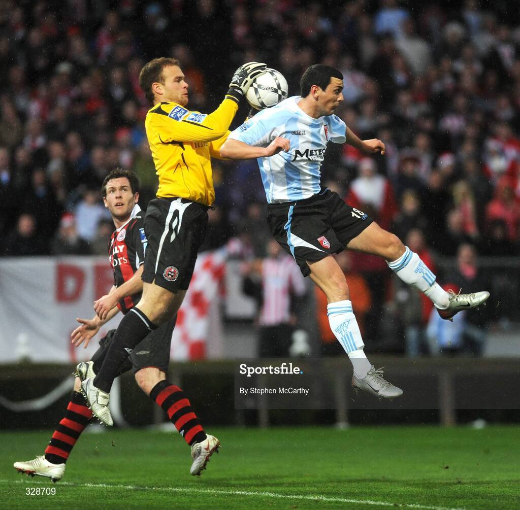 23 November 2008; Brian Murphy, Bohemians, in action against Mark Farren, Derry City. Ford FAI Cup Final 2008, Bohemians v Derry City, RDS, Ballsbridge, Dublin. Picture credit: Stephen McCarthy / SPORTSFILE
