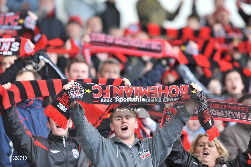 23 November 2008;  Bohemians supporters cheer on their team. Ford FAI Cup Final 2008, Bohemians v Derry City, RDS, Ballsbridge, Dublin. Picture credit: David Maher / SPORTSFILE