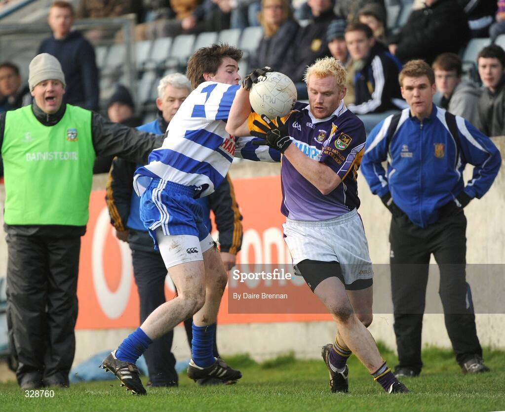 23 November 2008; Mark Vaughan, Kilmacud Crokes, in action against Henry Finnegan, Navan O'Mahony's. AIB Leinster Senior Club Football Championship Semi-Final, Kilmacud Crokes v Navan O'Mahony's, Parnell Park, Dublin. Picture credit: Daire Brennan / SPORTSFILE