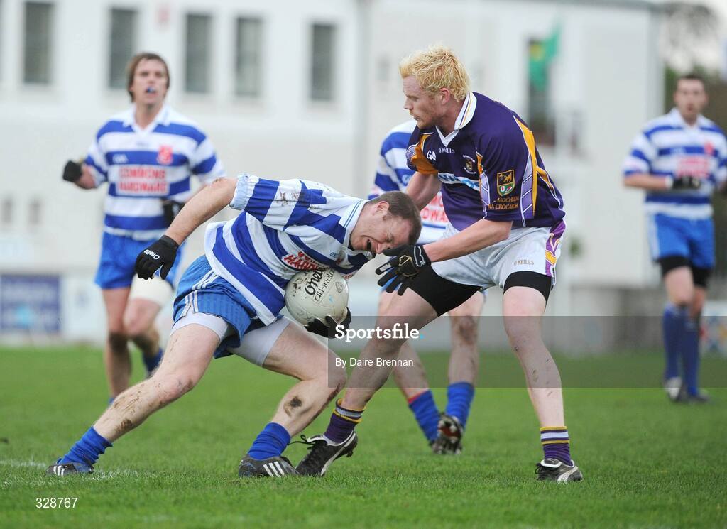 23 November 2008; Niall McKeigue, Navan O'Mahony's, in action against Mark Vaughan, Kilmacud Crokes. AIB Leinster Senior Club Football Championship Semi-Final, Kilmacud Crokes v Navan O'Mahony's, Parnell Park, Dublin. Picture credit: Daire Brennan / SPORTSFILE