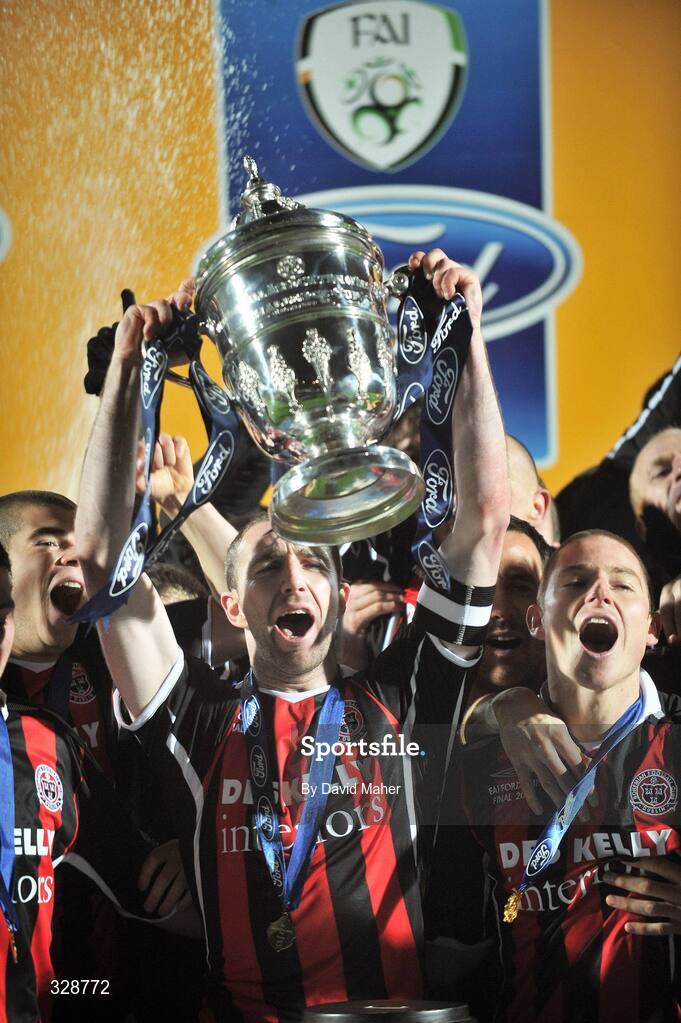 23 November 2008; Bohemians captain Owen Heary, lifts the cup after victory over Derry City. Ford FAI Cup Final 2008, Bohemians v Derry City, RDS, Ballsbridge, Dublin. Picture credit: David Maher / SPORTSFILE