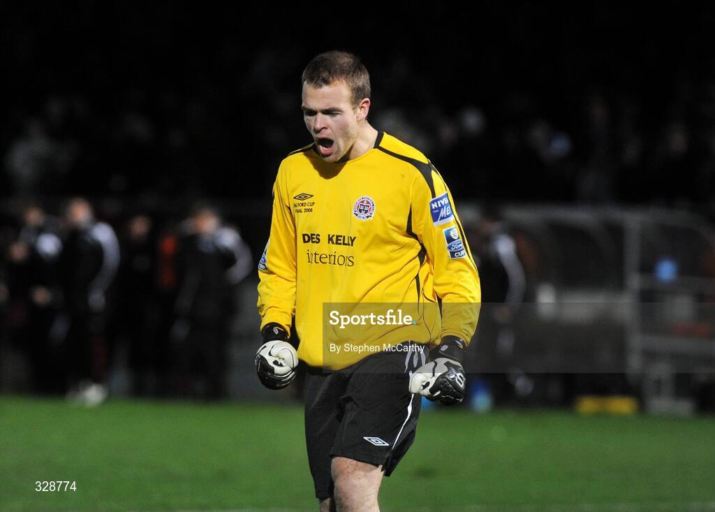 23 November 2008; Brian Murphy, Bohemians, celebrates after saving a penalty from Ruardhi Higgins, Derry City, during the penalty shoot-out. Ford FAI Cup Final 2008, Bohemians v Derry City, RDS, Ballsbridge, Dublin. Picture credit: Stephen McCarthy / SPORTSFILE