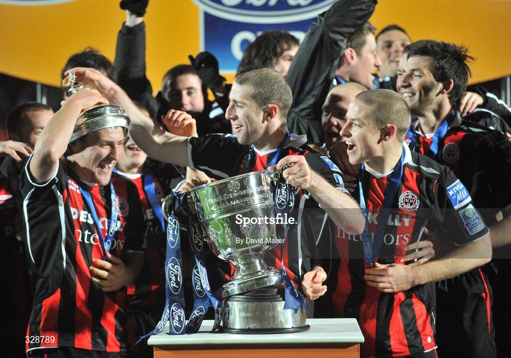 23 November 2008; Bohemians captain Owen Heary, centre, celebrates at the end of the game with team-mates Gary Deegan, left, and Glen Cronin after victory over Derry City. Ford FAI Cup Final 2008, Bohemians v Derry City, RDS, Ballsbridge, Dublin. Picture credit: David Maher / SPORTSFILE