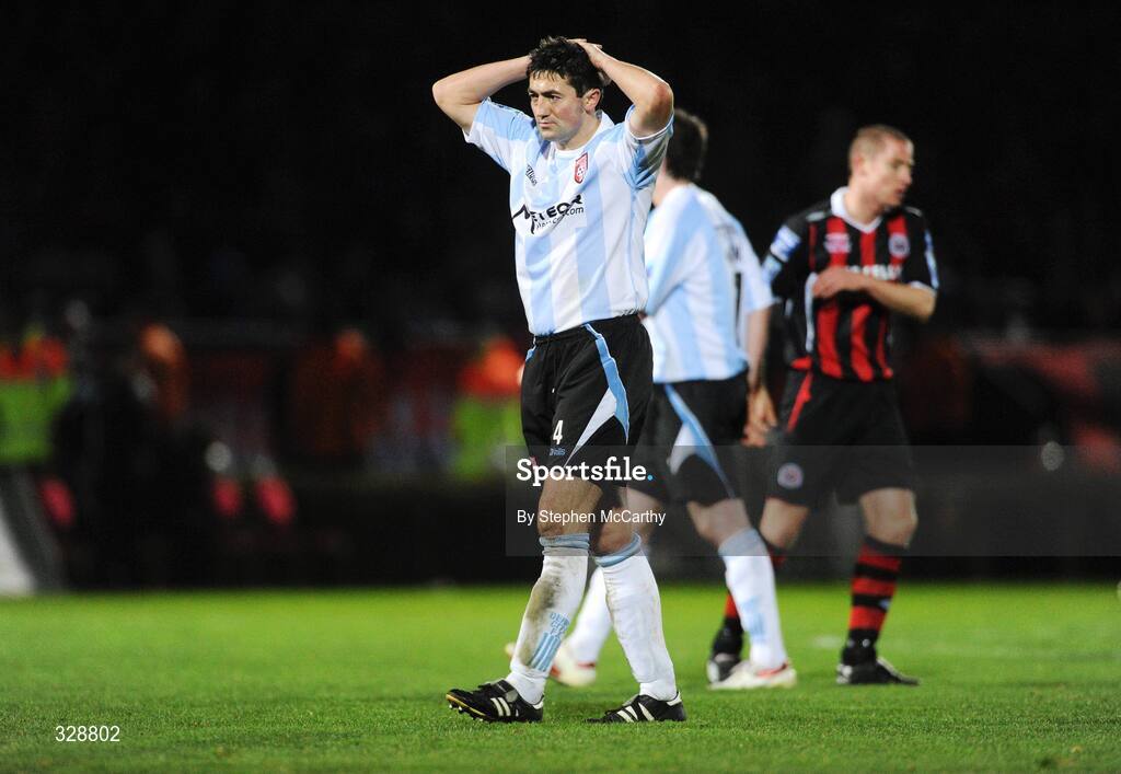23 November 2008; A dejected Peter Hutton, Derry City, after the game. Ford FAI Cup Final 2008, Bohemians v Derry City, RDS, Ballsbridge, Dublin. Picture credit: Stephen McCarthy / SPORTSFILE