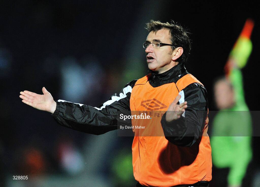 23 November 2008; Pat Fenlon, Bohemians manager, during the game. Ford FAI Cup Final 2008, Bohemians v Derry City, RDS, Ballsbridge, Dublin. Picture credit: David Maher / SPORTSFILE